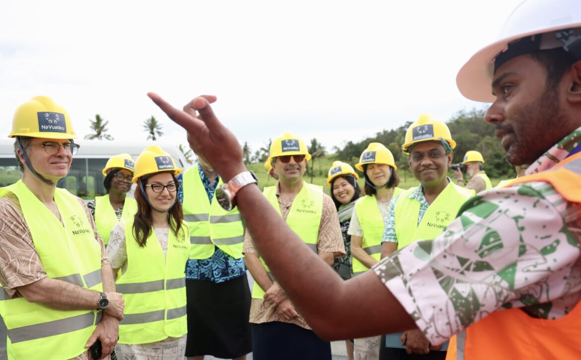 9873E560-8D7D-48BB-B892-FB1F8DB04991_1_201_a